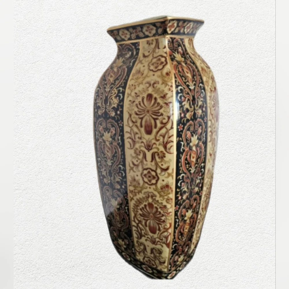 Black Gold Red Tapestry Porcelain Vase, 16